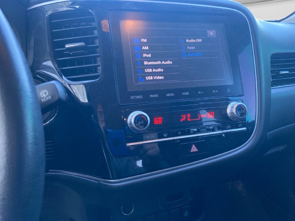 2020 Mitsubishi Outlander SE