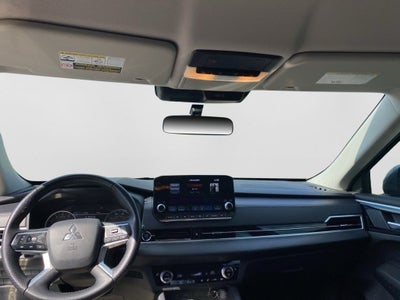 2023 Mitsubishi Outlander SE