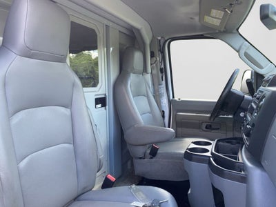 2022 Ford E-350SD Base Cutaway