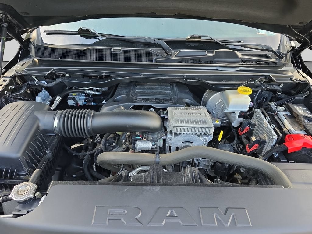 2022 RAM 1500 Limited Crew Cab 4x4 5'7" Box
