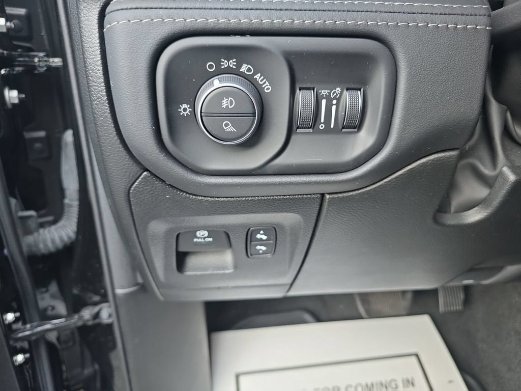 2022 RAM 1500 Limited Crew Cab 4x4 5'7" Box