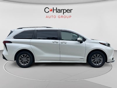 2021 Toyota Sienna XLE