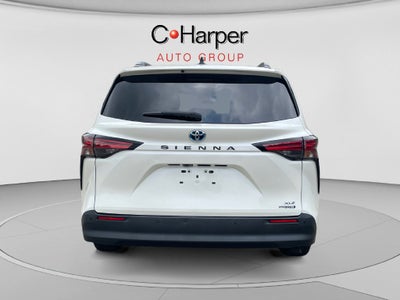2021 Toyota Sienna XLE