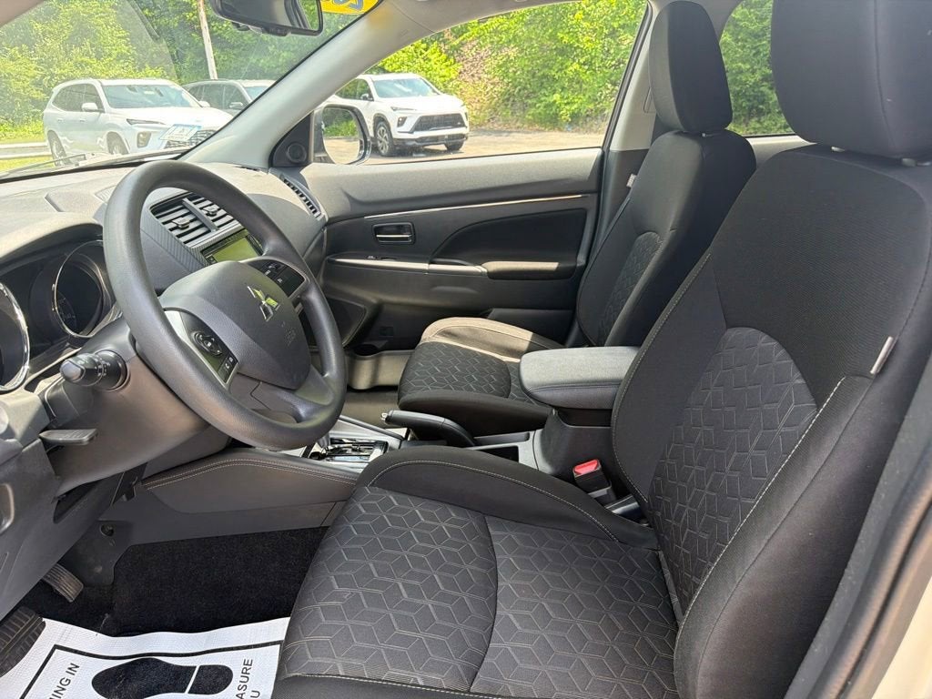 2025 Mitsubishi Outlander Sport S