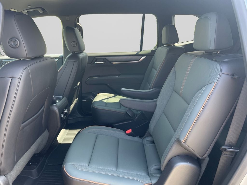 2025 GMC Acadia AT4