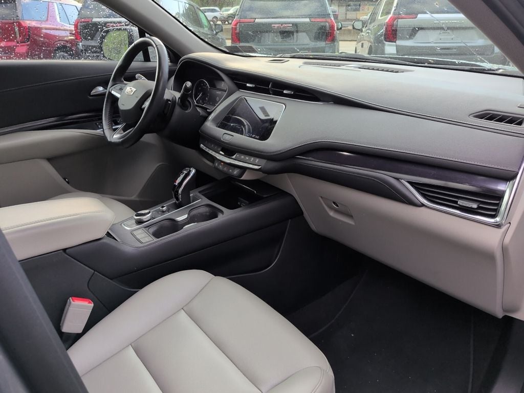 2023 Cadillac XT4 Luxury