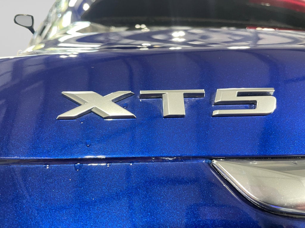 2025 Cadillac XT5 Sport
