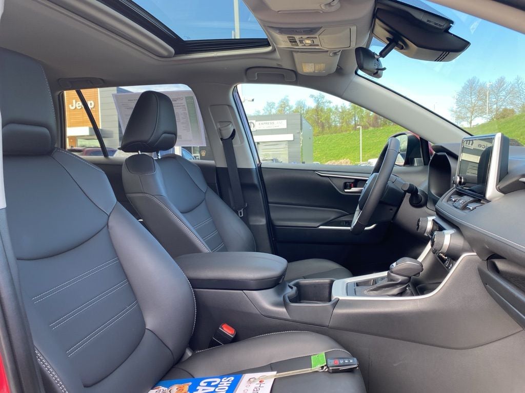 2025 Toyota RAV4 XLE Premium