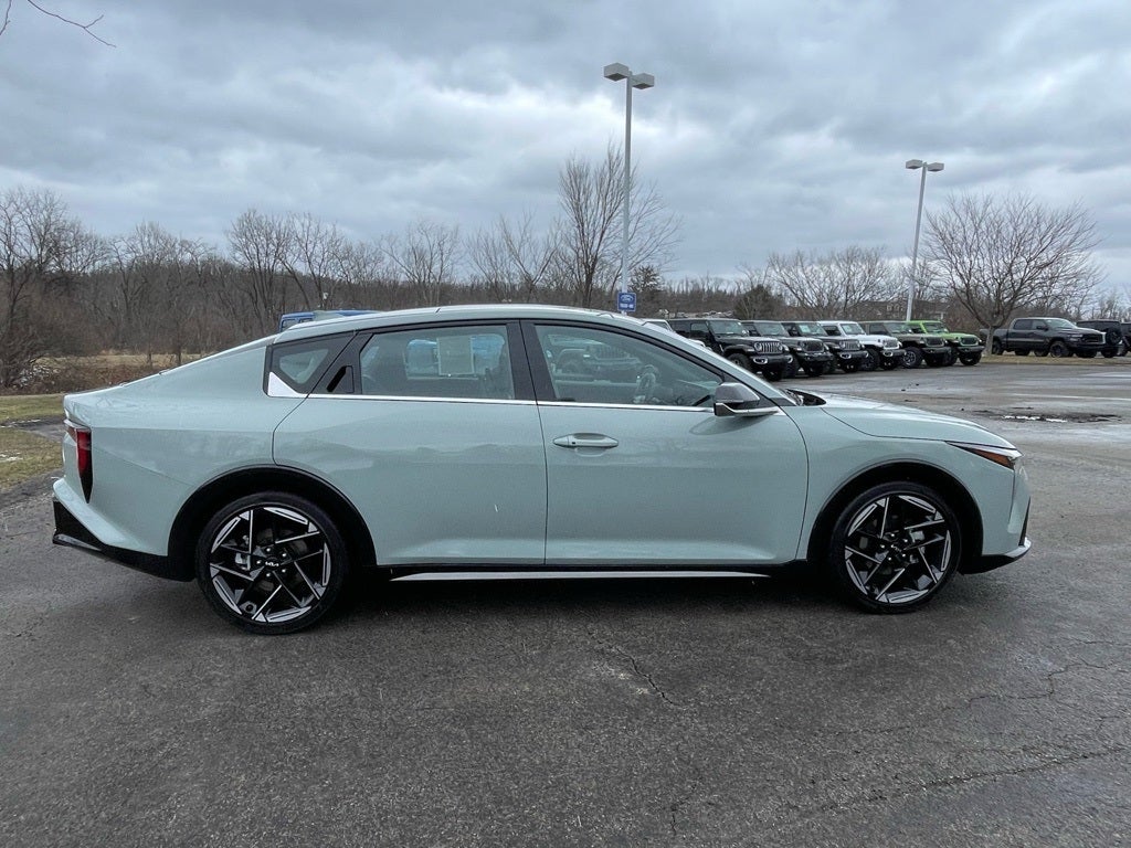2025 Kia K4 GT-Line