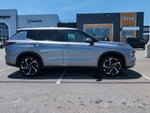 2024 Mitsubishi Outlander Base