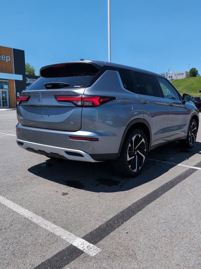 2024 Mitsubishi Outlander Base