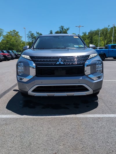 2024 Mitsubishi Outlander Base