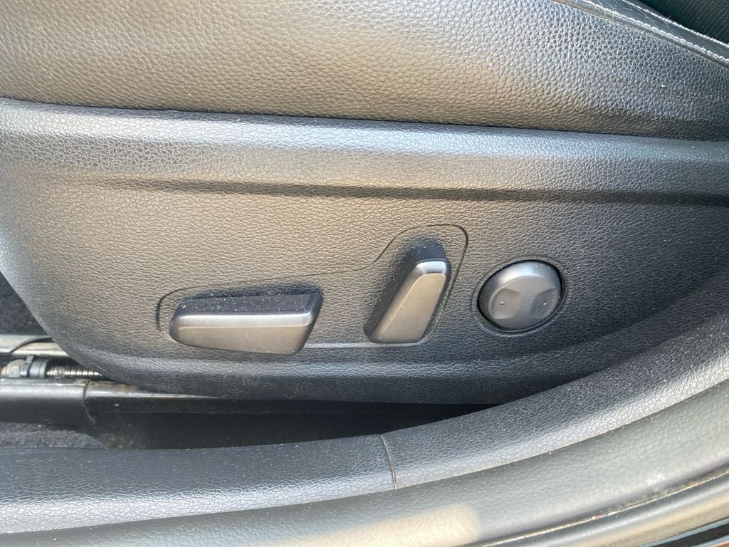 2019 Kia Cadenza Premium