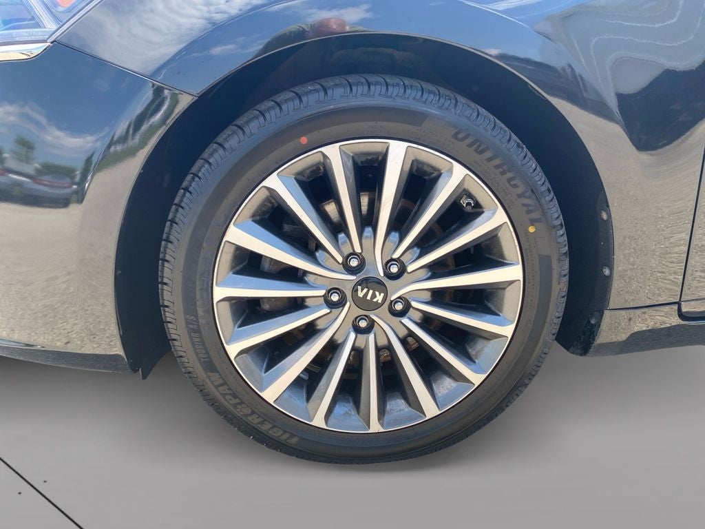 2019 Kia Cadenza Premium