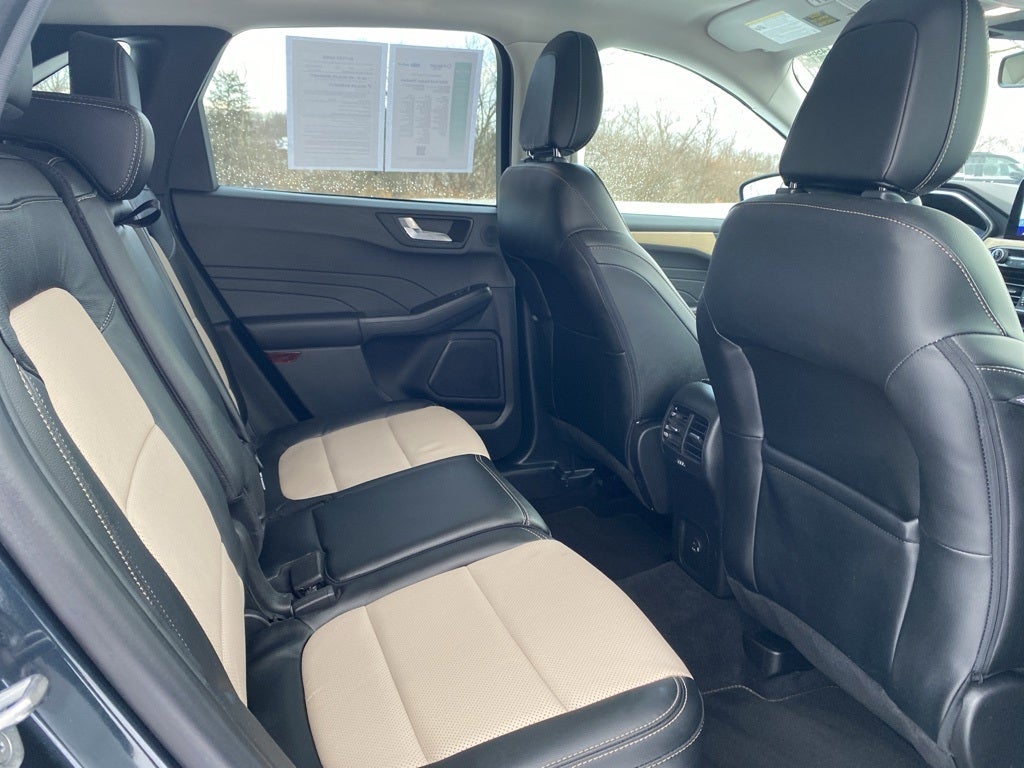 2022 Ford Escape Titanium