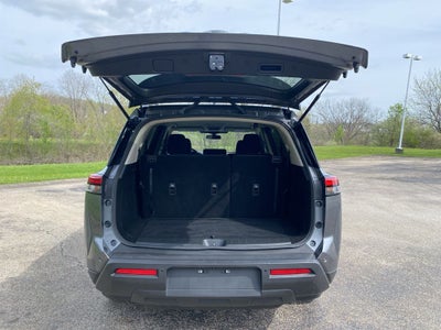 2024 Nissan Pathfinder SV