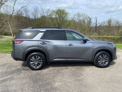 2024 Nissan Pathfinder SV