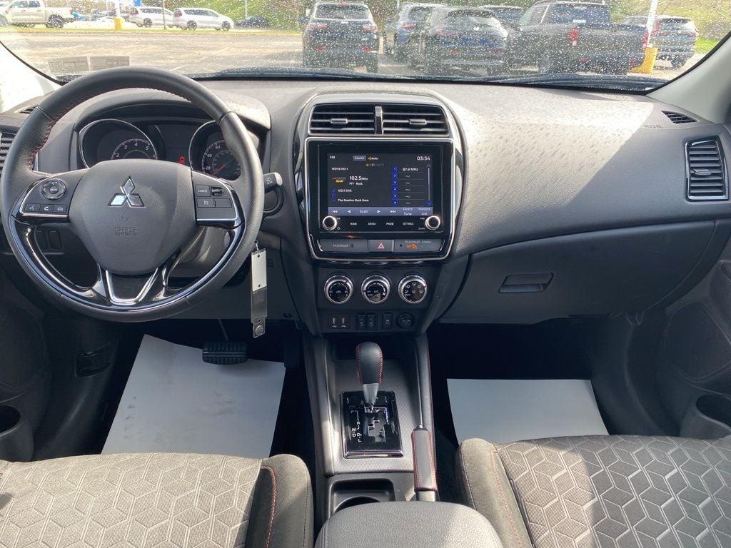 2025 Mitsubishi Outlander Sport 2.0 LE