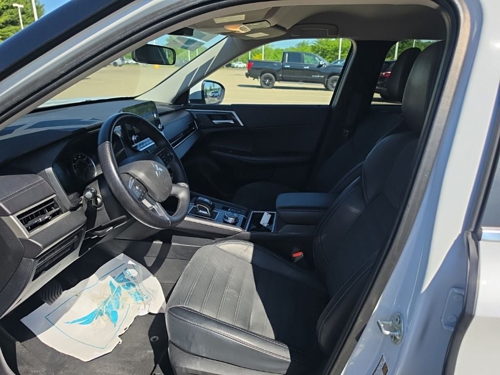 2024 Mitsubishi Outlander SE