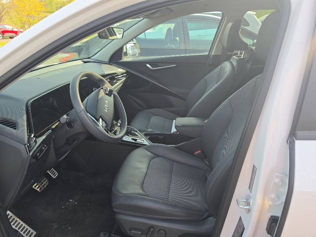 2024 Kia Niro EX Touring