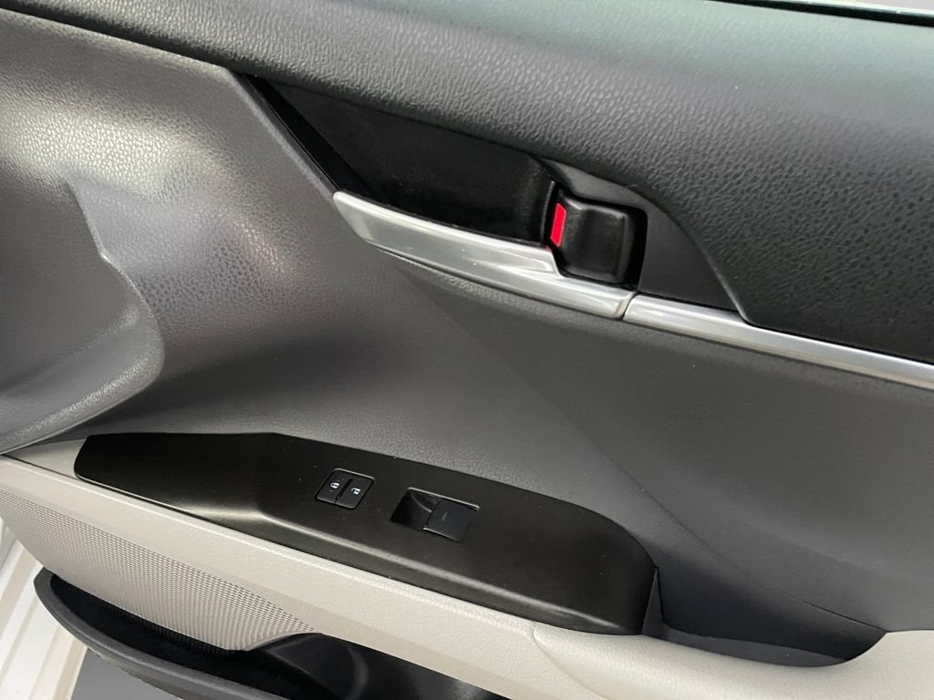 2022 Toyota Camry SE AWD
