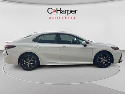 2022 Toyota Camry SE AWD