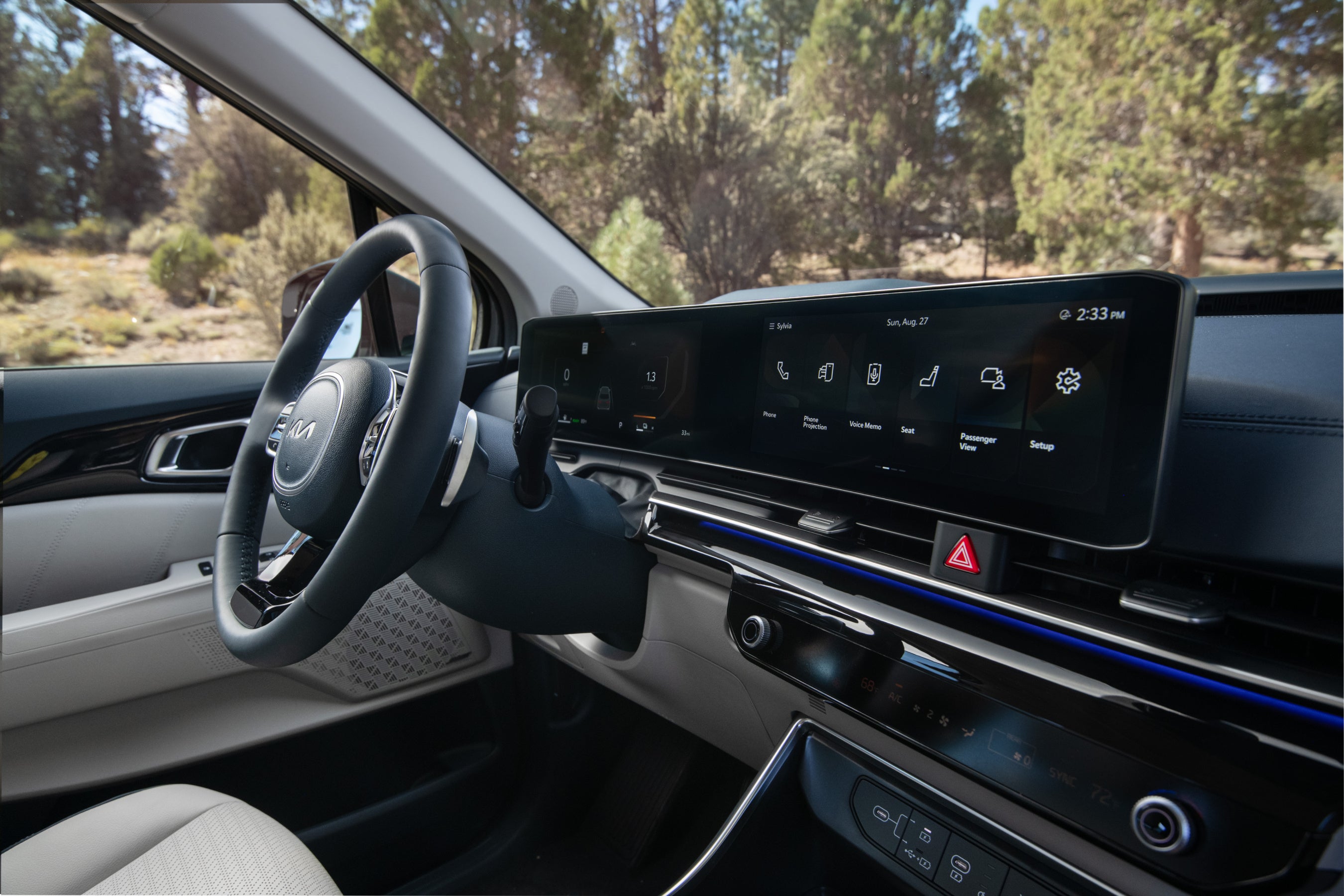Cutting-Edge Connectivity and Infotainment
